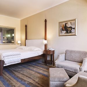 Deluxe Double or Twin Room Inland View